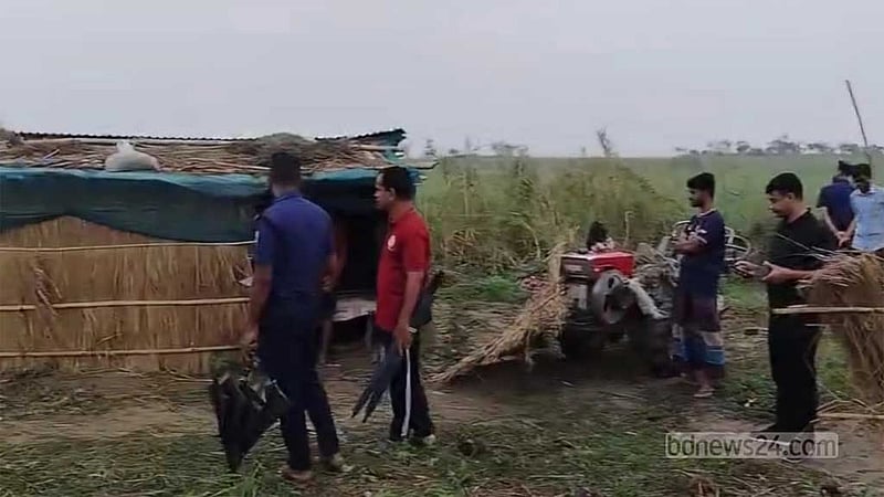 যমুনার চরে কৃষককে হত্যা-নাতিকে বস্তায় ভরে গরু নিয়ে গেল ডাকাতদল