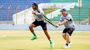 সৌম্যকে মাঠের বাইরে রাখছে পিঠের ব্যথা