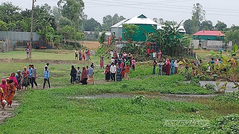 টাঙ্গাইলে মুরগির খামার কর্মচারীর গলা কাটা লাশ উদ্ধার
