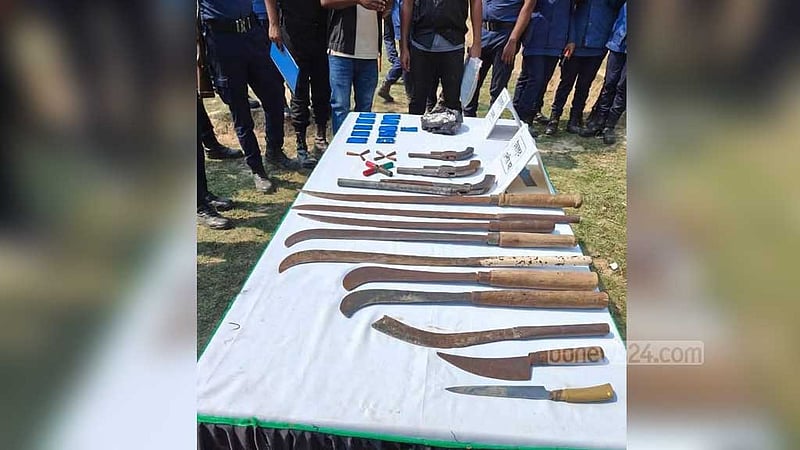 উখিয়া ও টেকনাফের পাহাড়ে যৌথবাহিনীর অভিযান, অস্ত্র-মাদক উদ্ধার