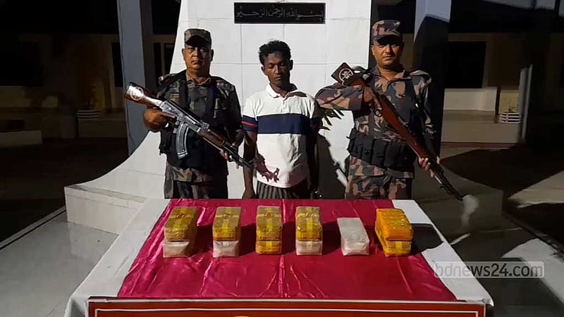 টেকনাফে লাখো ইয়াবাসহ মিয়ানমারের নাগরিক আটক