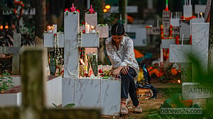 অল সোলস ডেতে প্রয়াতকে স্মরণ