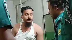 হোটেলে-মেসে আওয়ামী লীগ কর্মীদের খোঁজ, মোবাইল তল্লাশি, গ্রেপ্তার ৪৪