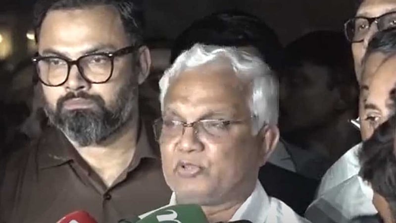 খালেদা জিয়ার শারীরিক অবস্থা ‘একই পর্যায়ে’: জাহিদ