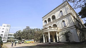জাহানারা ইমামের দেওয়া বই বিক্রি: যে ব্যাখ্যা দিল বাংলা একাডেমি