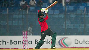 লড়লেন কেবল হৃদয়, বড় পরাজয়ে সিরিজ শুরু বাংলাদেশের