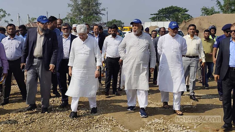 ভোলায় সার কারখানা স্থাপনের সম্ভাব্য স্থান পরিদর্শনে ৩ উপদেষ্টা