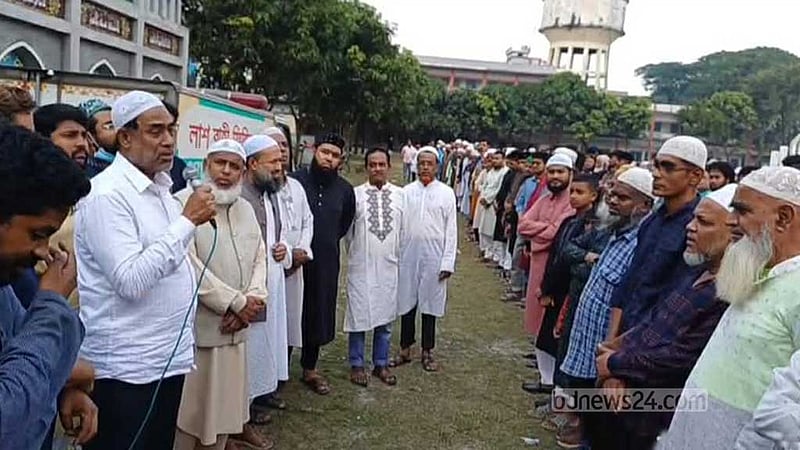 ভূমিকম্পে নিহত রাফিকে বগুড়ায় দাফন, ছেলেকে দেখে আবার হাসপাতালে মা