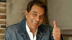 শুরুটা ৫১ রুপিতে, ধর্মেন্দ্র রেখে গেছেন ৪৫০ কোটির সাম্রাজ্য