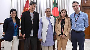 স্বাস্থ্য খাতে বাংলাদেশ ও সিঙ্গাপুরের মধ্যে সহযোগিতায় জোর প্রধান উপদেষ্টার