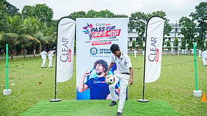 গিনেস রেকর্ডের অপেক্ষায় ক্লিয়ার মেন-এর ‘পাস করো, রেকর্ড গড়ো’ ক্যাম্পেইন