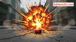 ‘কুড়িয়ে পাওয়া’ ককটেল বিস্ফোরণে টোকাই নারী আহত