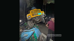 কুমিল্লায় ট্রাক-অটোরিকশা-ইজিবাইক সংঘর্ষে নিহত ৩