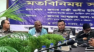 পুলিশ-ব্যবসায়ী মতবিনিময়: পোশাক কারখানার জন্য ‘৩ মাস সংকটময় হতে পারে’