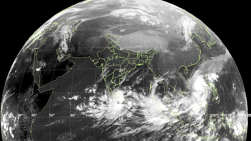 বঙ্গোপসাগরে সুস্পষ্ট লঘুচাপ, মালাক্কার কাছে ঘূর্ণিঝড় ‘শেন-ইয়ার’
