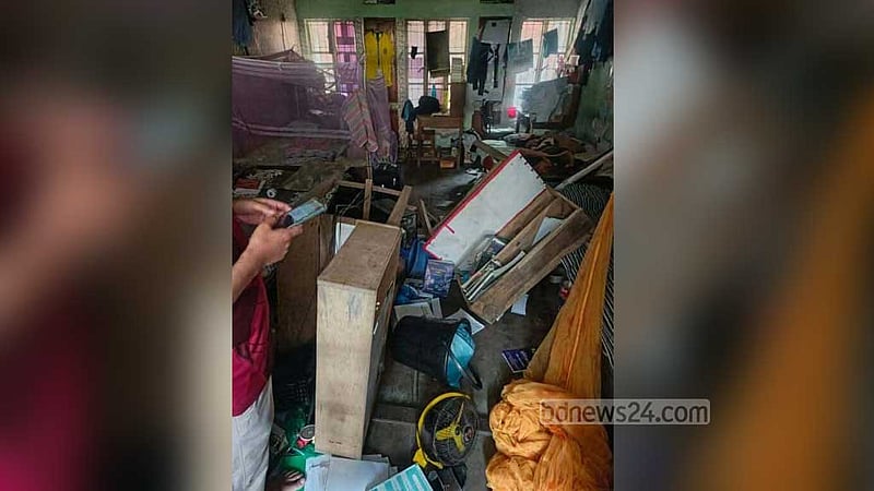 ঢাবির দুই হলের আতঙ্কিত শিক্ষার্থীদের নিচে লাফ, আহত ৩