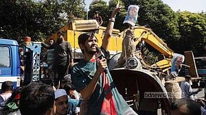 ধানমন্ডি ৩২ নম্বরে ফের বুলডোজার