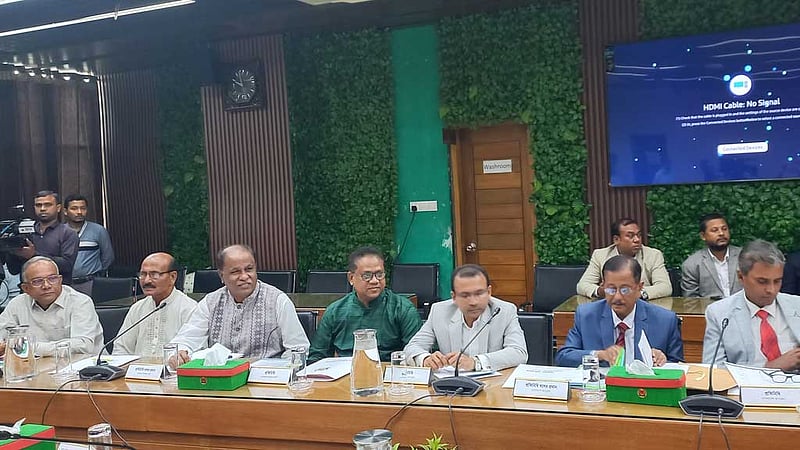 ইসির সংলাপে নিরাপত্তা নিয়ে উদ্বেগ, ভোটের পরিবেশ নিশ্চিত করার তাগিদ