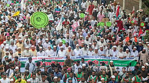 ৫ দাবিতে আন্দোলনে ৮ দল