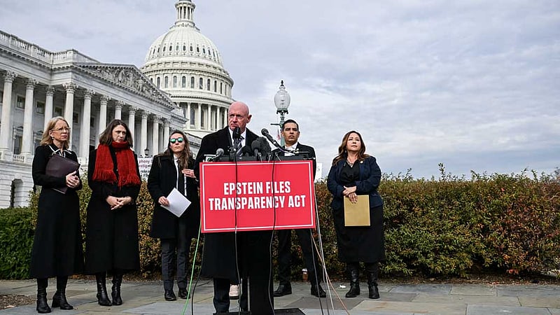 এপস্টাইন ফাইলস প্রকাশের অনুমোদন দিয়েছে মার্কিন কংগ্রেস