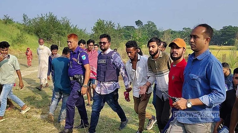 ফরিদপুরে পেট্রোল বোমা-ককটেল-গান পাউডার উদ্ধার, আটক ৩