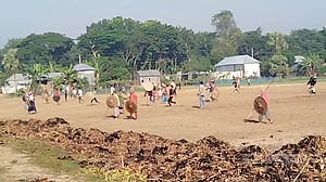 সালথায় ৬ ঘণ্টা ব্যাপী সংঘর্ষে জড়ালেন ২০ গ্রামের মানুষ, ভাঙচুর-লুটপাট