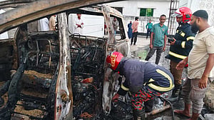 তুরাগে সাবেক এমপির ভাইয়ের বাড়িতে ঢুকে গাড়িতে আগুন