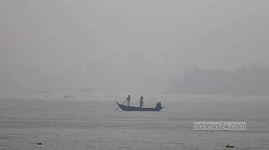 কুয়াশা ঢাকা শীতলক্ষ্যা