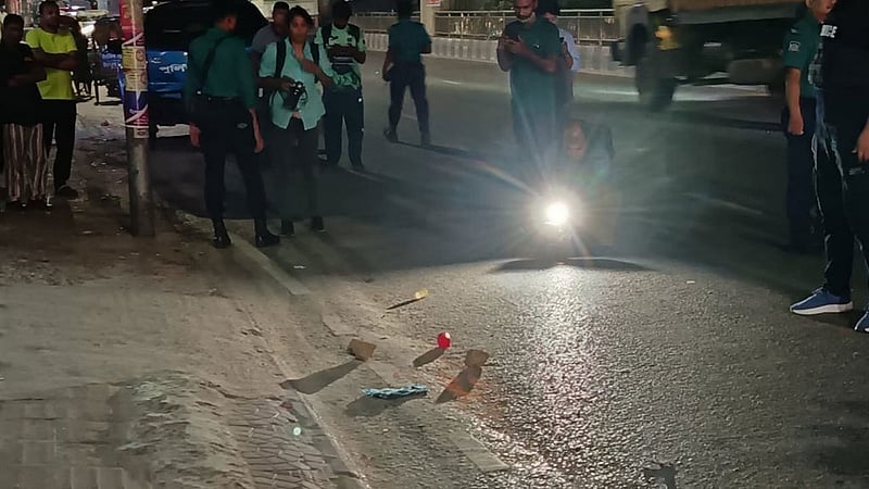 রাতে এনসিপির অফিসের সামনে হাতবোমা বিস্ফোরণ