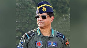 সংযুক্ত আরব আমিরাত সফরে বিমান বাহিনী প্রধান