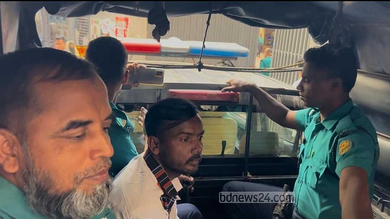 দুপুরে গ্রেপ্তার, বিকালে হিরো আলমের জামিন