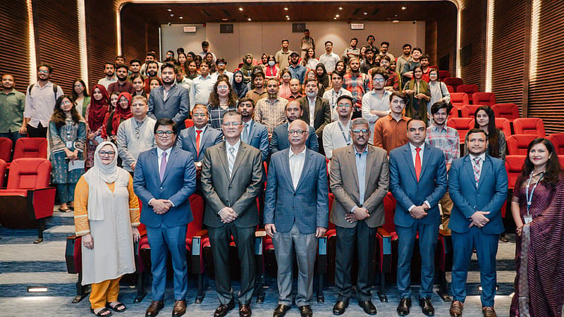 আইইউবি ও মিডল্যান্ড ব্যাংকের ফাইন্যান্সিয়াল লিটারেসি সেমিনার অনুষ্ঠিত