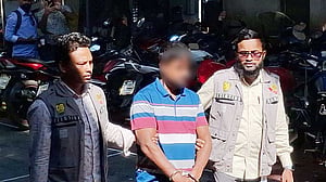 হাই কোর্টের সামনে খণ্ডিত লাশ: ডিবি বলছে, ‘প্রেমঘটিত সংকট’
