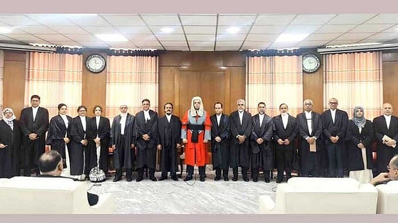 শপথ নিলেন হাই কোর্টের ২১ বিচারক