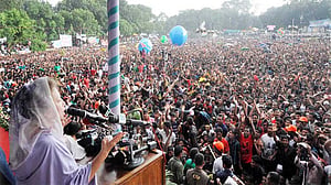 খালেদা জিয়ার অসুস্থতা: সংকটের নতুন বাঁকে বিএনপি