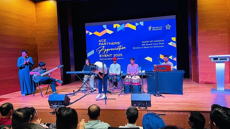 মাইগ্র্যান্ট ব্যান্ড: সিঙ্গাপুরে বাংলাদেশি শ্রমিকদের গানের দল