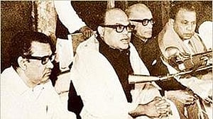 ৩ নভেম্বর বিষাদময় সত্যের অবগুণ্ঠন