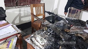 মাগুরার মহম্মদপুরে গ্রামীণ ব্যাংকে আগুন