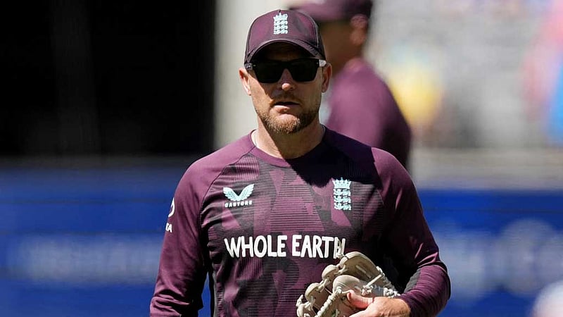 ‘অ্যাশেজ তো স্প্রিন্ট নয়, ম্যারাথন’, ২ দিনে বিধ্বস্ত হয়ে ইংলিশ কোচ