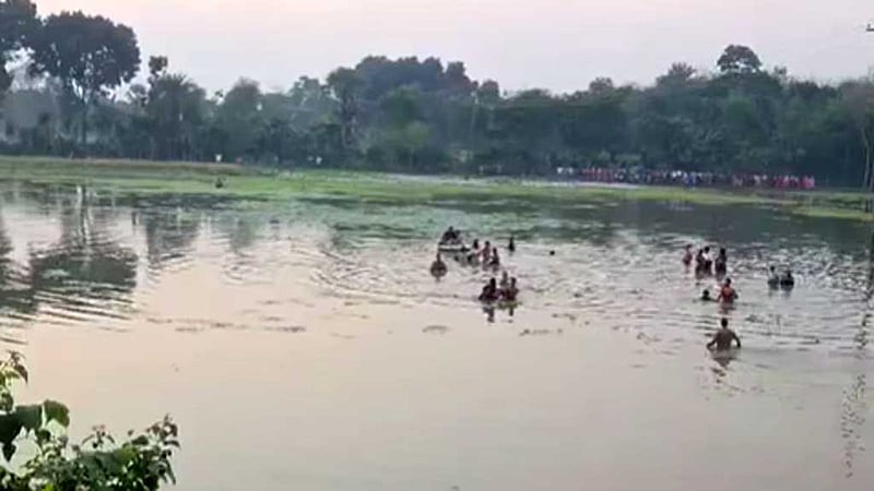 মেহেরপুরে বিলে শাপলা তুলতে গিয়ে ৪ স্কুল শিক্ষার্থীর মৃত্যু