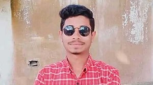 ময়মনসিংহে বন্ধুকে খুনের পর কুড়াল হাতে থানায় আত্মসমর্পণ