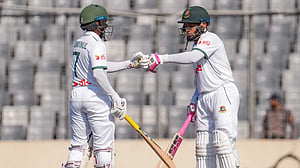 ১ রানের অপেক্ষা, মুশফিক বলেই 'প্যানিকড' নন মুমিনুল