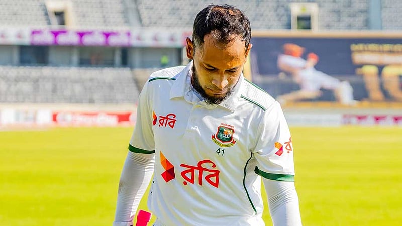 যে কারণে মুশফিকের সেঞ্চুরির অপেক্ষা করেনি বাংলাদেশ