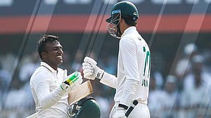 মুথুসামির সেঞ্চুরি, ইয়ানসেনের আক্ষেপ, দক্ষিণ আফ্রিকার বিশাল সংগ্রহ
