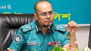 গাজীপুরের সাবেক পুলিশ কমিশনার নাজমুল খান এবার বরখাস্ত