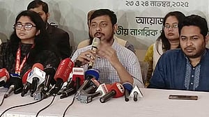 একাত্তরে গণহত্যায় যুক্ত দলের বিচার চাইলেন নাসীরুদ্দীন