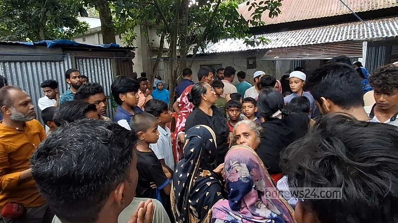 নরসিংদীতে জমি সংক্রান্ত বিরোধের জেরে ২ ভাইকে কুপিয়ে হত্যা
