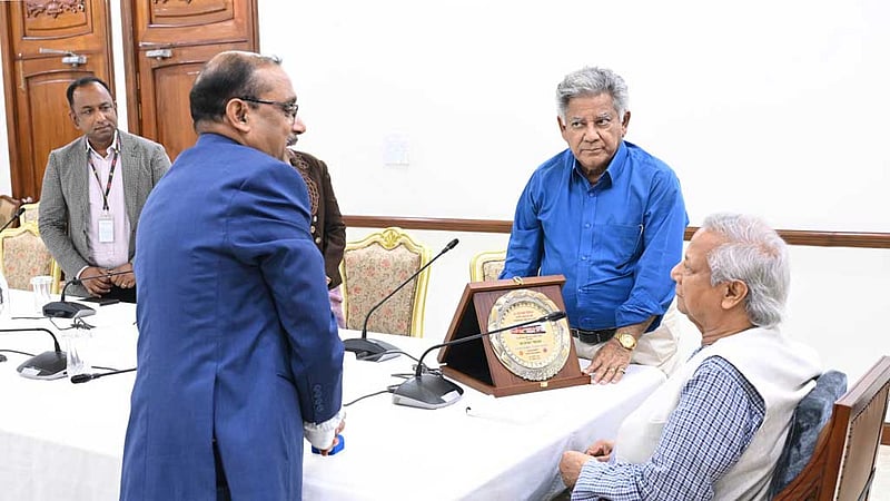 শতবর্ষী প্যাডেল স্টিমার চালুর সিদ্ধান্তে উচ্ছ্বসিত প্রধান উপদেষ্টা