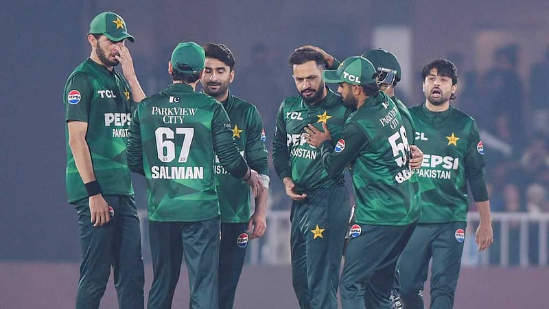 শ্রীলঙ্কাকে অনায়াসে হারিয়ে শিরোপা পাকিস্তানের
