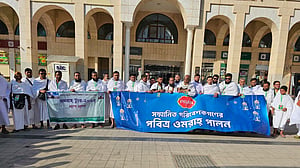 পরিবার নিয়ে ওমরাহ করলেন প্রাণ গ্রুপের পরিবেশকরা